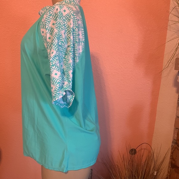 Pre-Owned Workout top - Picture 4 of 5